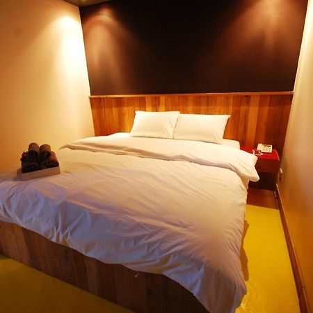 H Unique Bed And Breakfast Τσιάνγκ Μάι Δωμάτιο φωτογραφία