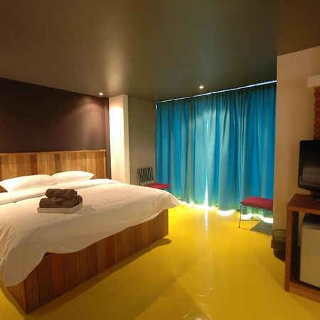 H Unique Bed And Breakfast Τσιάνγκ Μάι Δωμάτιο φωτογραφία